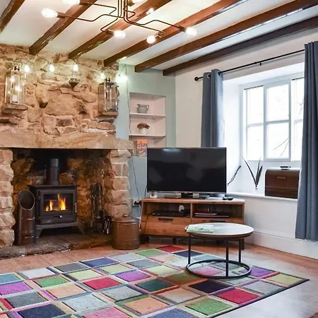 Four Bed Large Garden Dog Friendly Tatil Evi